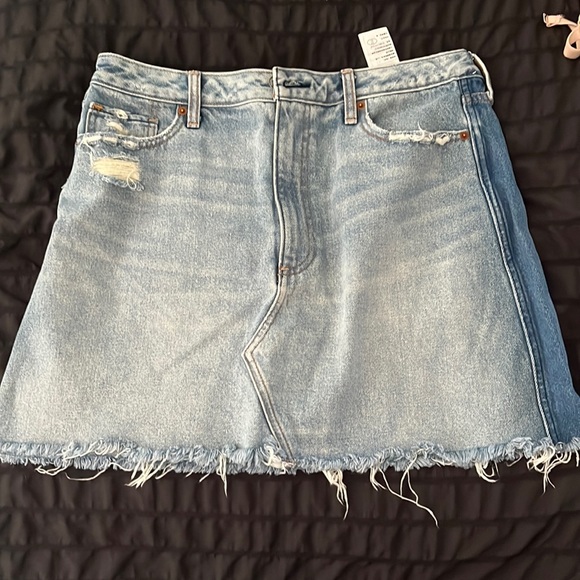 Never worn Abercrombie two toned jean skirt - Picture 2 of 4